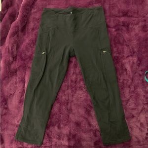 Athleta Capri Leggings with Zipper Pockets